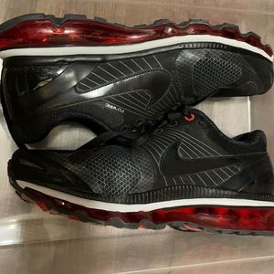 Men’s Nike Air Max (size 8)